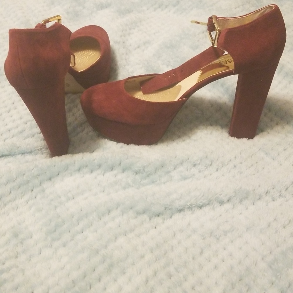 Platform heels - Picture 3 of 4